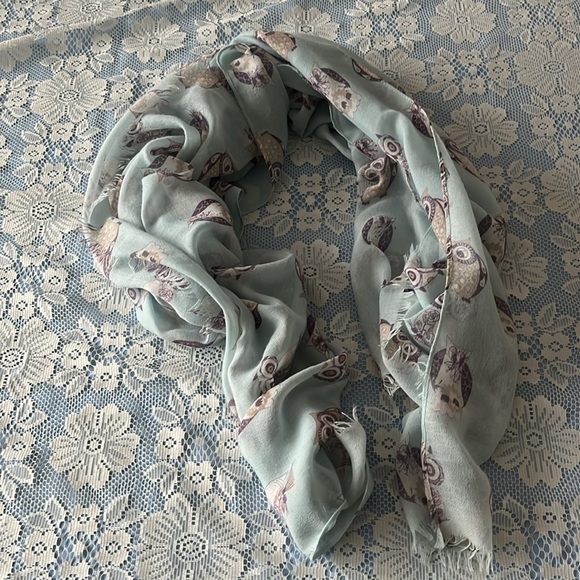 Large light blue whimsical Owl print lightweight fashion scarf. Eyelash fringes - Picture 5 of 11